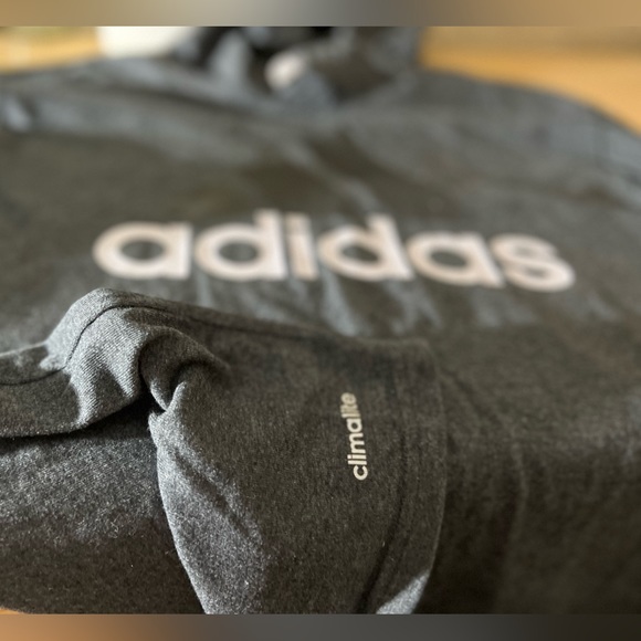 Moisture-absorbing AEROREADY Climalite Adidas Adjustable hooded jersey! - Picture 4 of 5